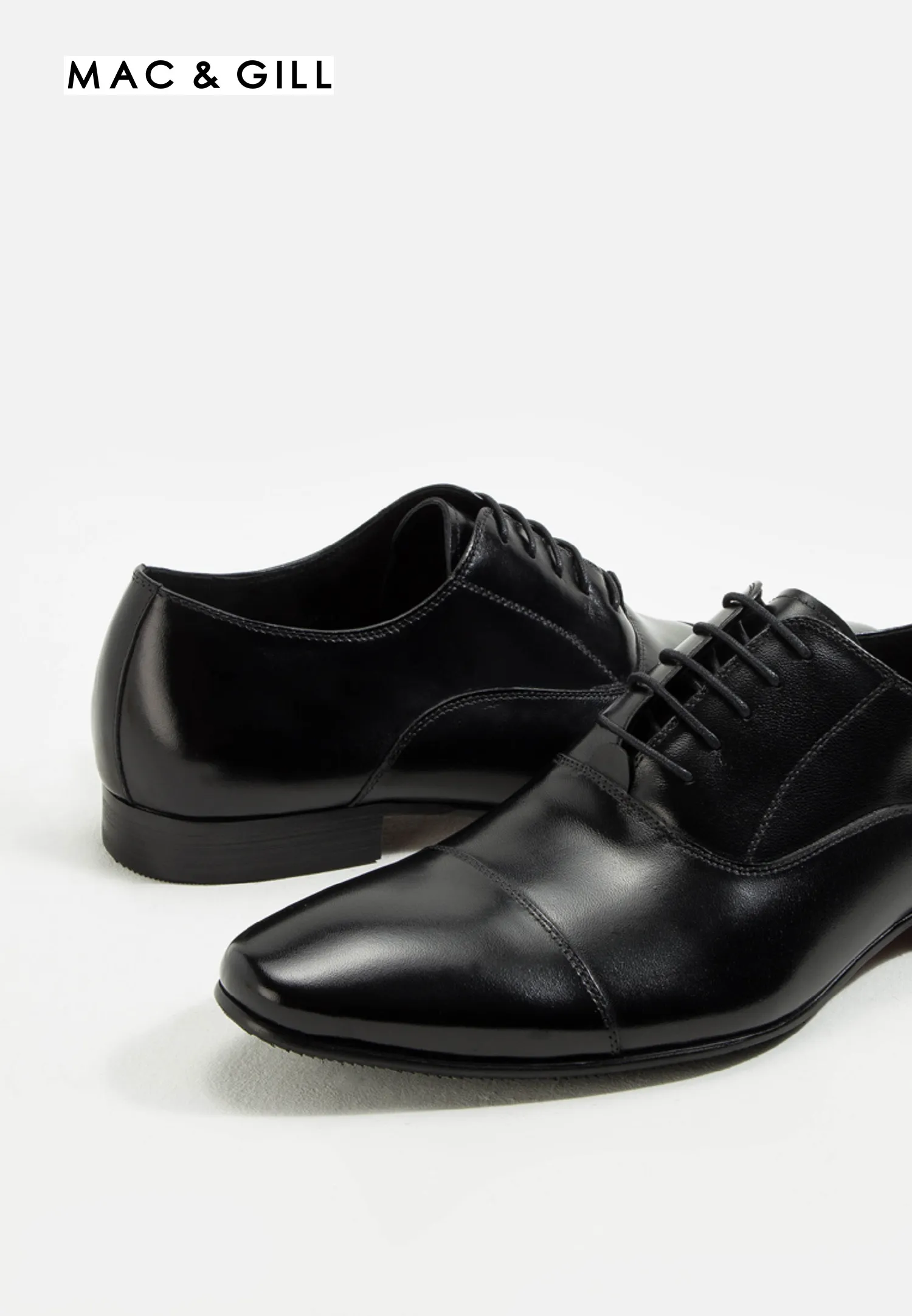Midtown Oxford Leather Captoe Derby Shoes in Black