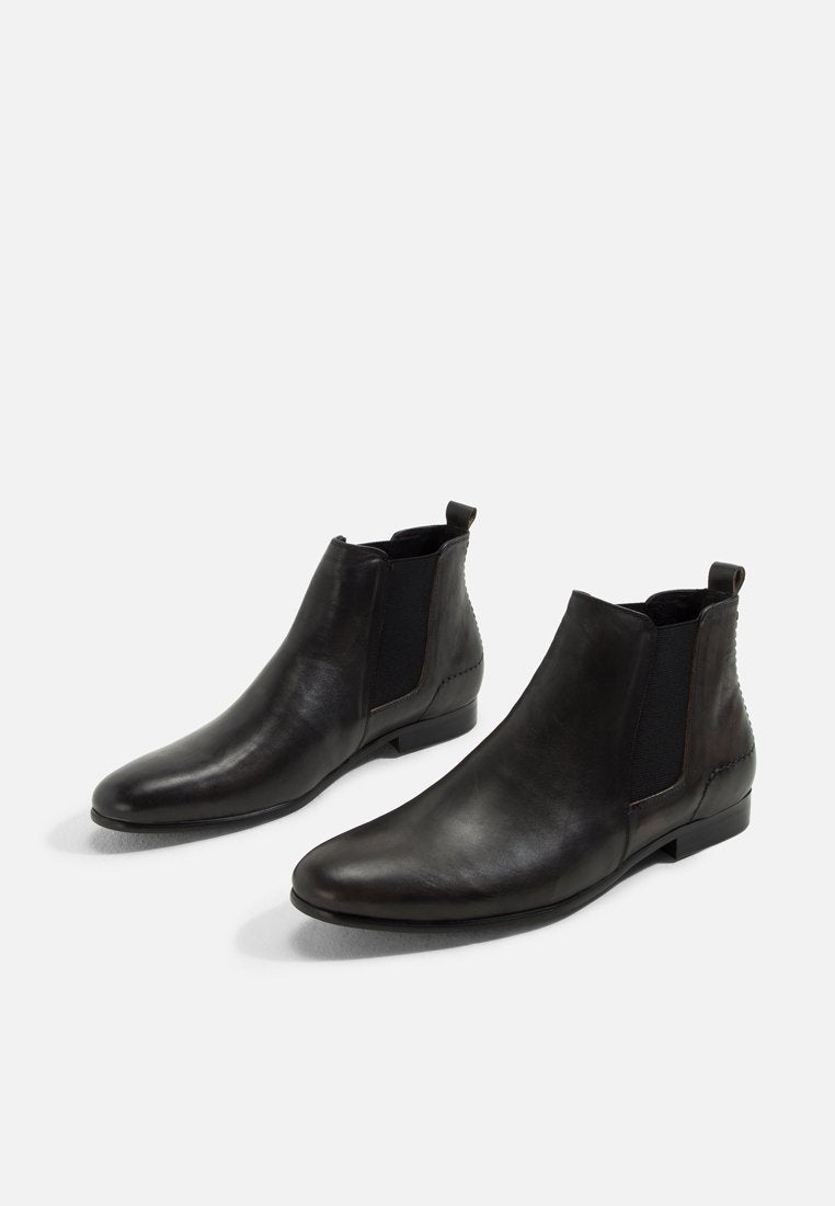 Marq Chelsea Leather Ankle Boot for Men in original 100%