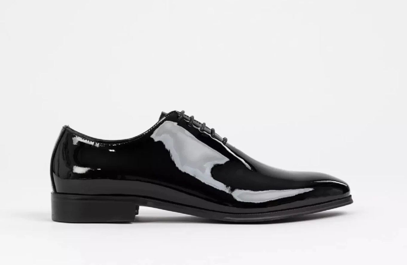 Oxford Laced up Patent Leather Shoes in Black