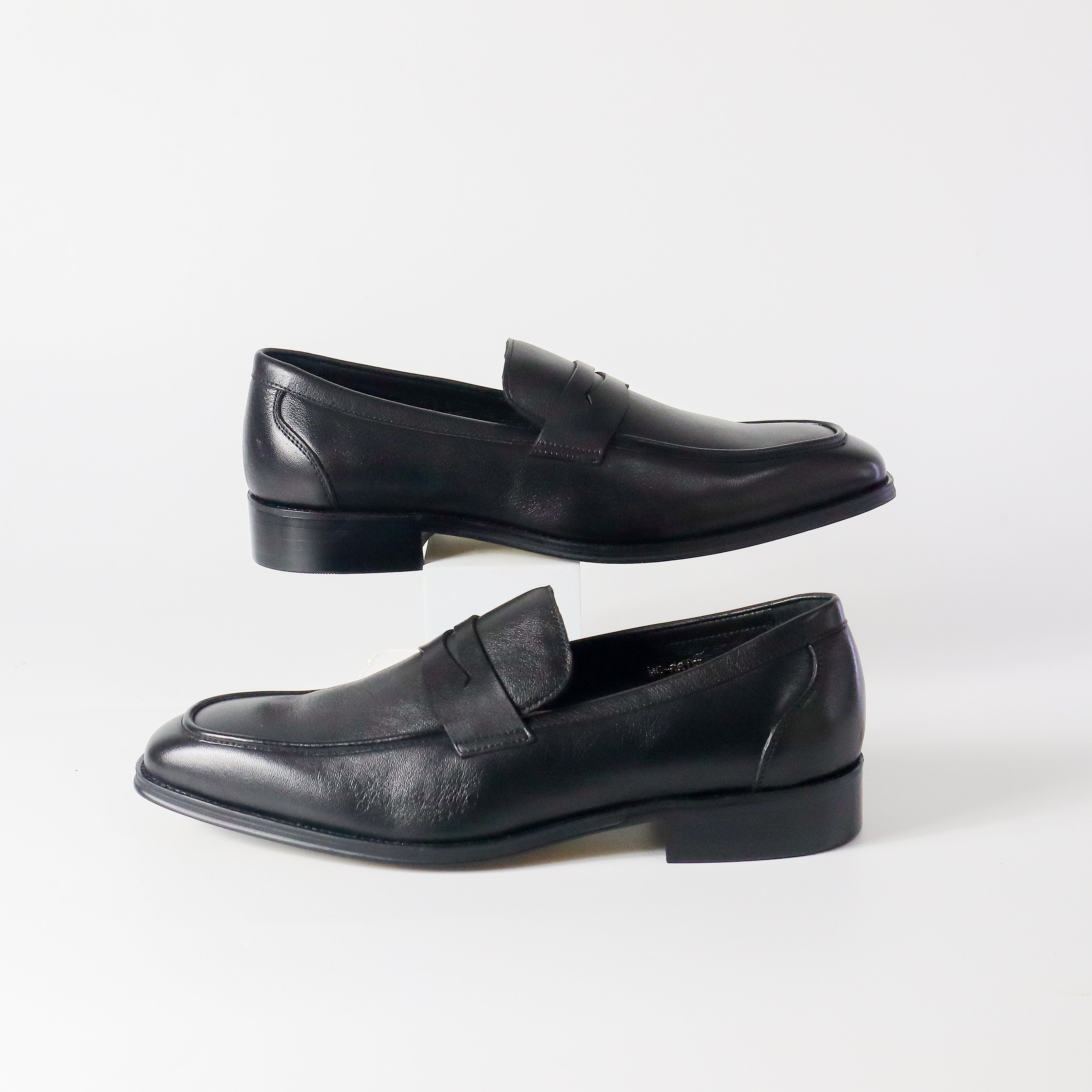 Brady Leather classic penny loafers in Black
