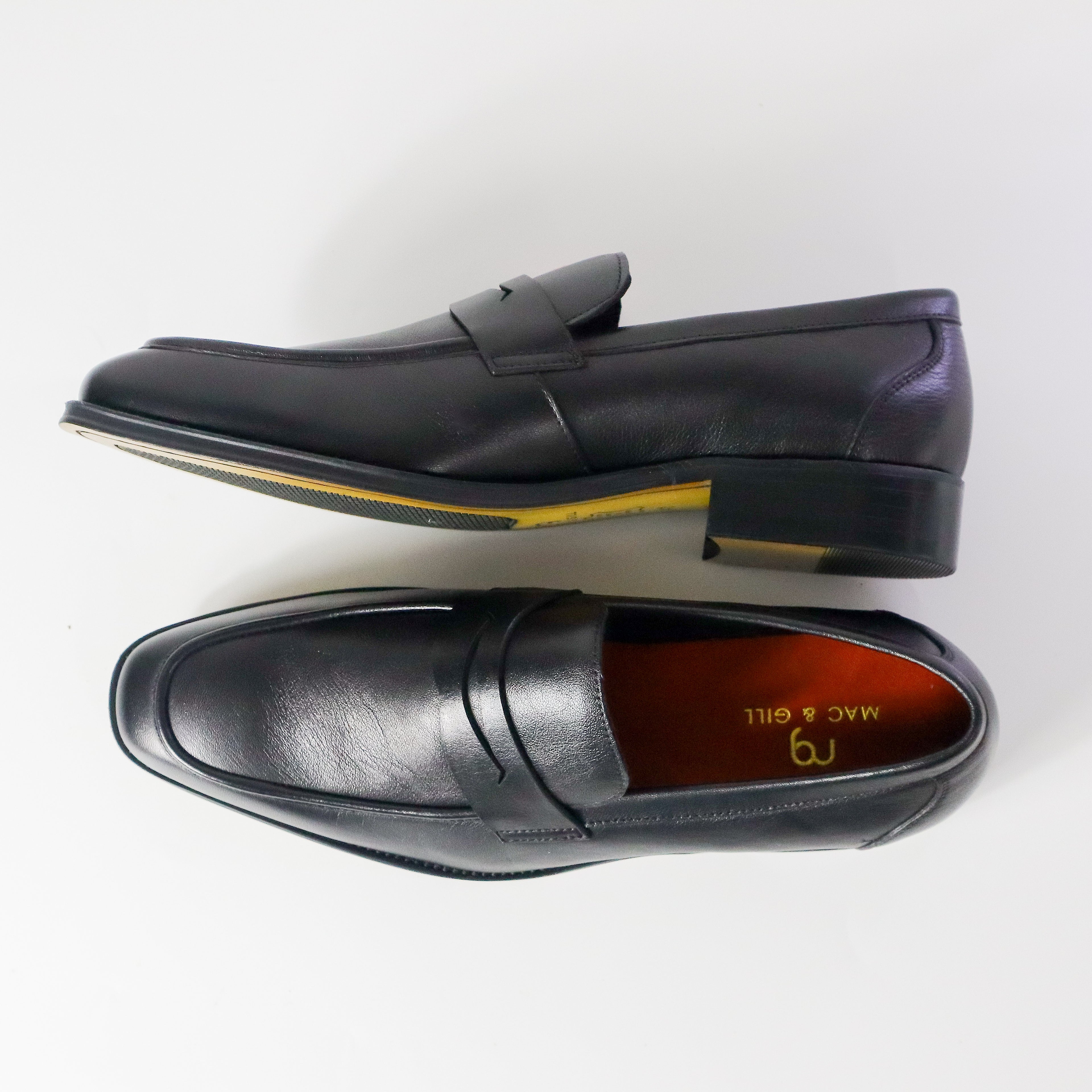 Brady Leather classic penny loafers in Black