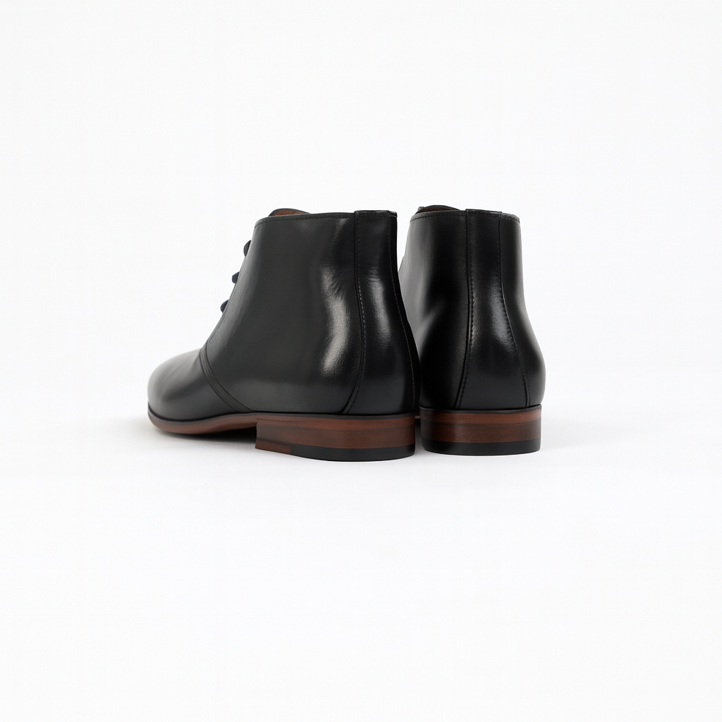 Men's black leather dessert boot