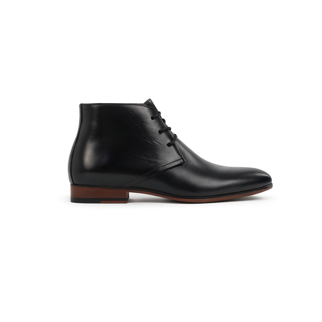 Men's black leather dessert boot