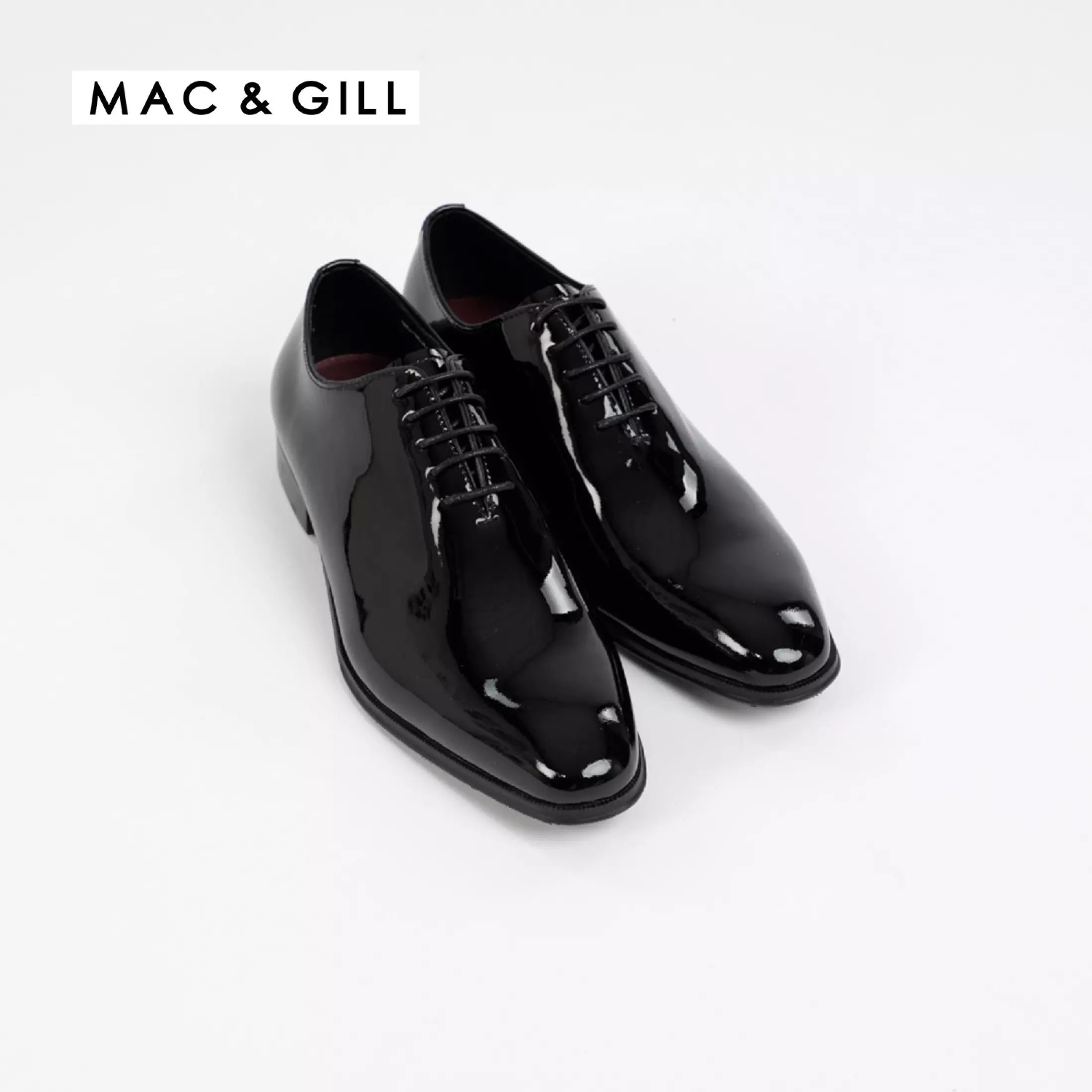 Oxford Laced up Patent Leather Shoes in Black