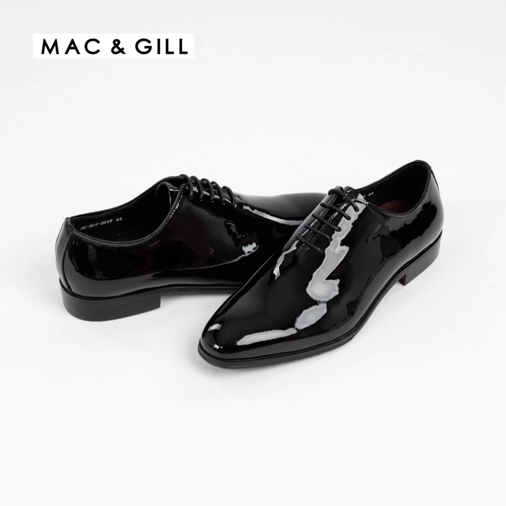 Oxford Laced up Patent Leather Shoes in Black