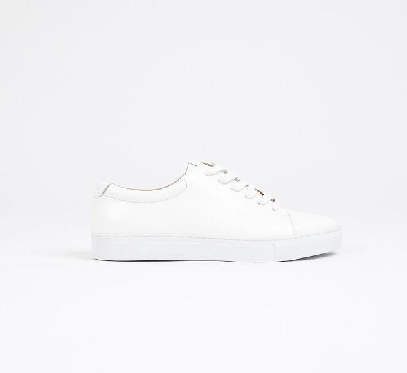 Sneakers lace-up flats in genuine leather made from cow hide 100%