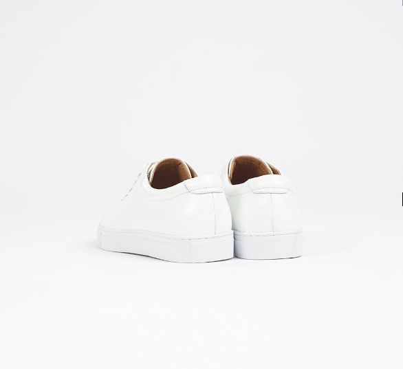 Sneakers lace-up flats in genuine leather made from cow hide 100%